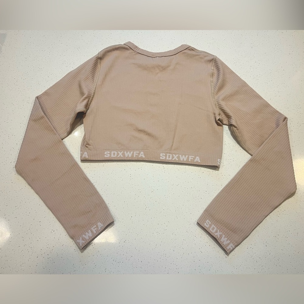 SOLD Sarah's Day x White Fox Boutique Seamless Long Sleeve Crop Top - Picture 3 of 4